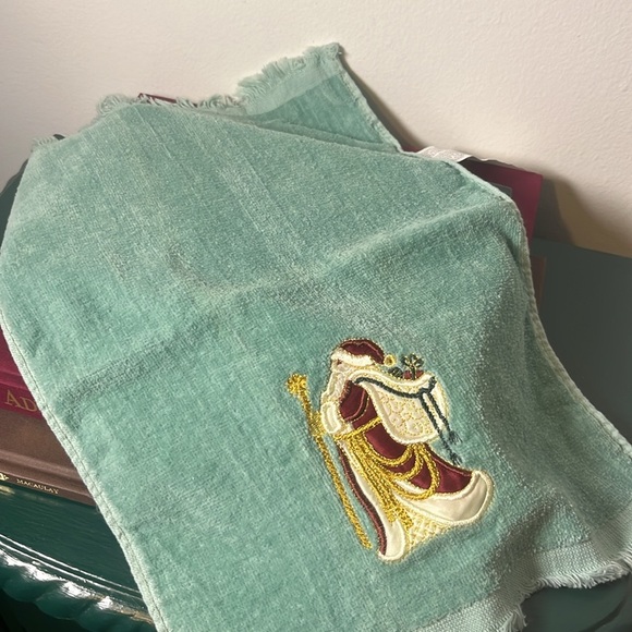 Vintage 1990s Christmas Velvet Green Embroidered Santa Claus Towels Set of 3 - Picture 11 of 14